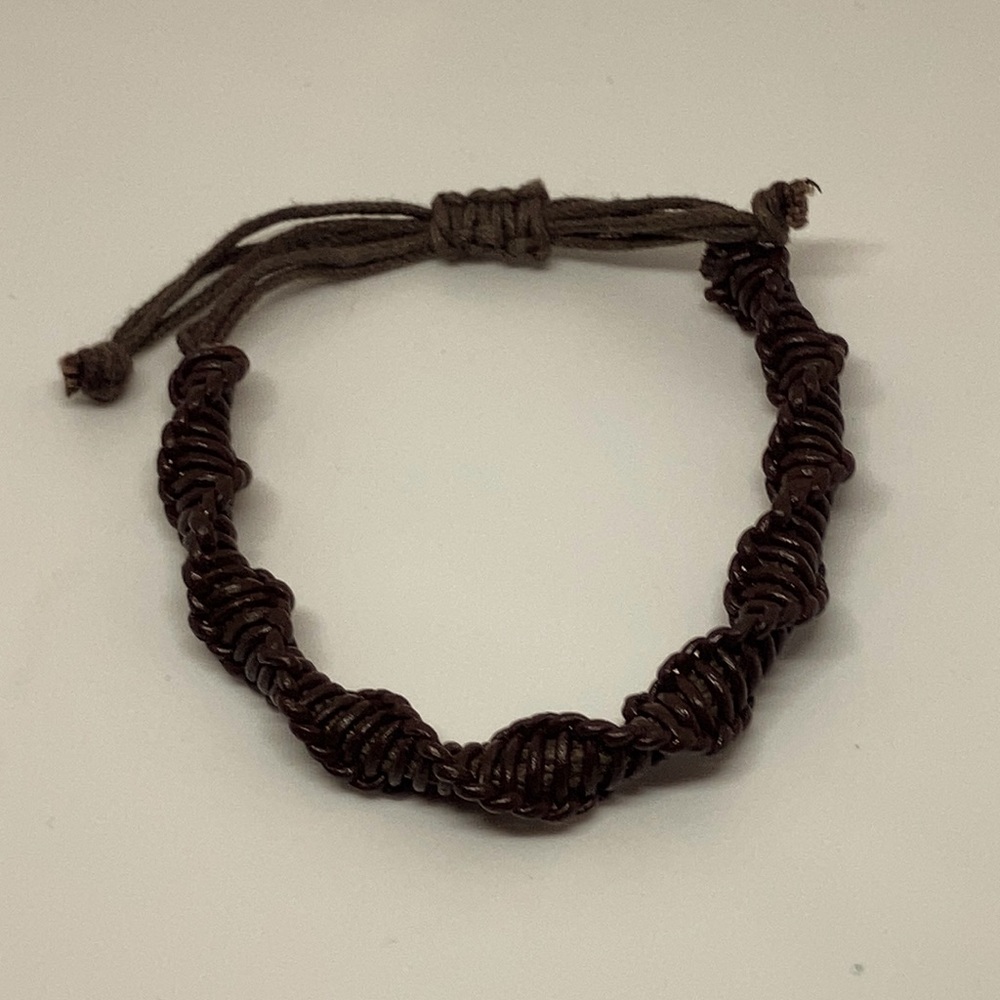Leather macrame bracelet